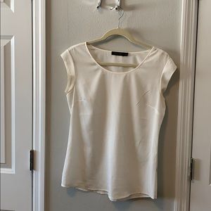 White/cream colored cap sleeve top